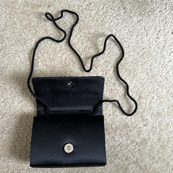 Black satin evening clutch handbag - Picture 9 of 10